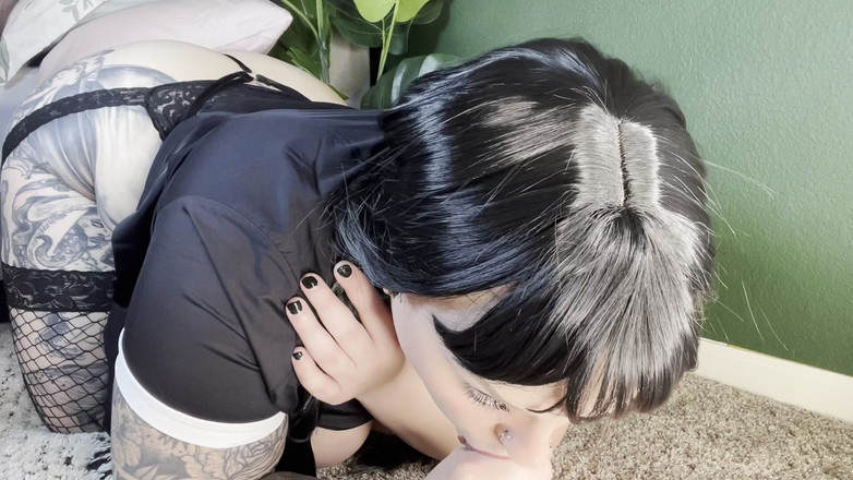 ChandlerKnight: Woensdag addams neuken: je lul leegzuigen