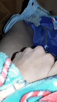 I Heard My Stepmom Moaning While Masturbating in the Toilet and Started Watching Her