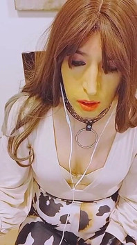 Erkekler hakkında hayal kuran crossdresser dokunurken