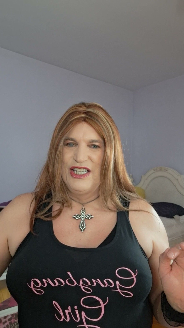 Victoria Lecherri: Poveste cu sex în grup la Hotelul Crăciun, partea 2!