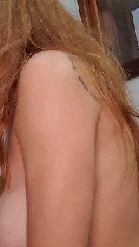 Julia la salope voulait sentir la grosse bite
