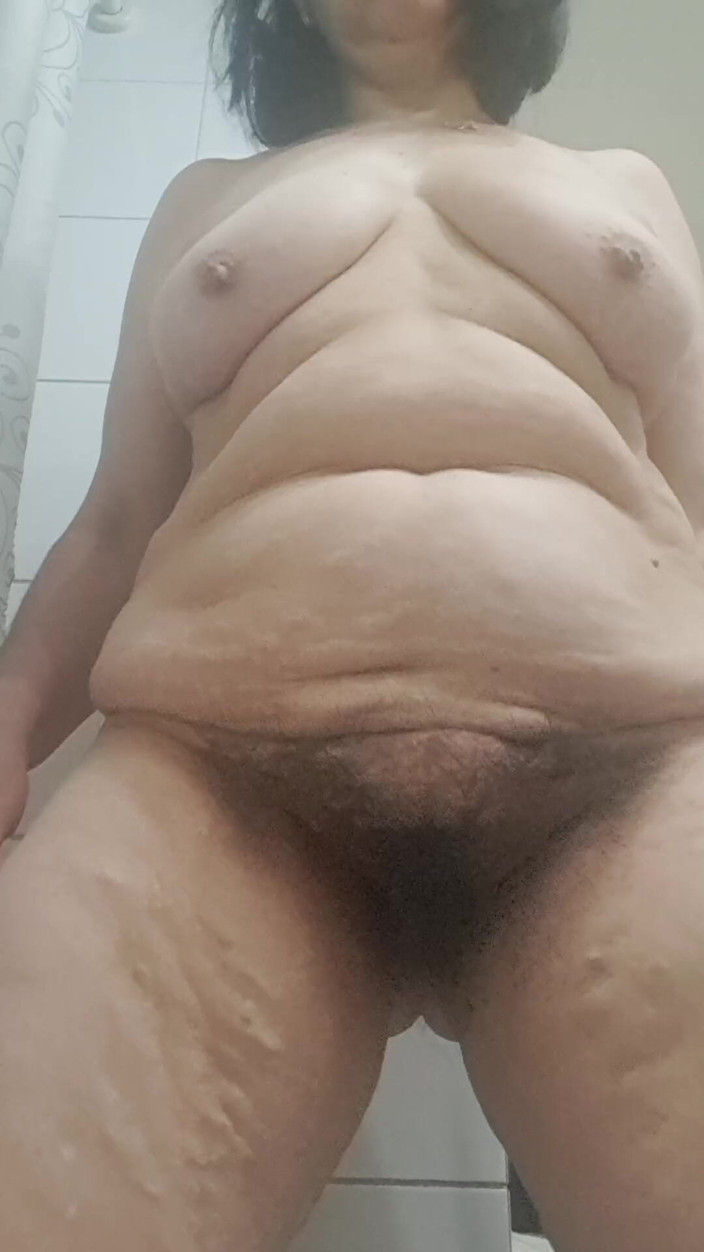 Mommy big hairy pussy: 成熟したMILFセックスムーブメント