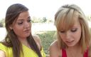 Lesbian Stories: Blondes teen bekommt etwas trost