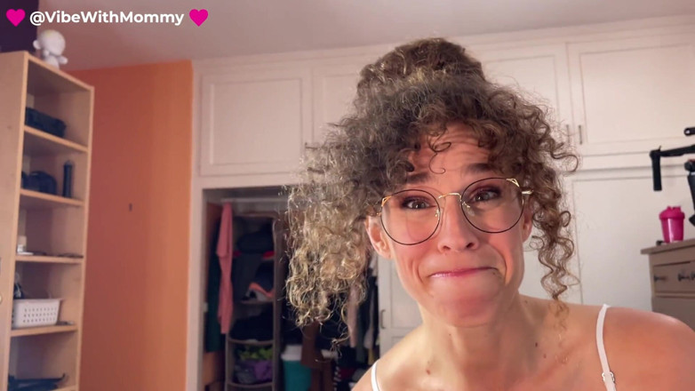 VibeWithMommy: Preñando a tu madrastra