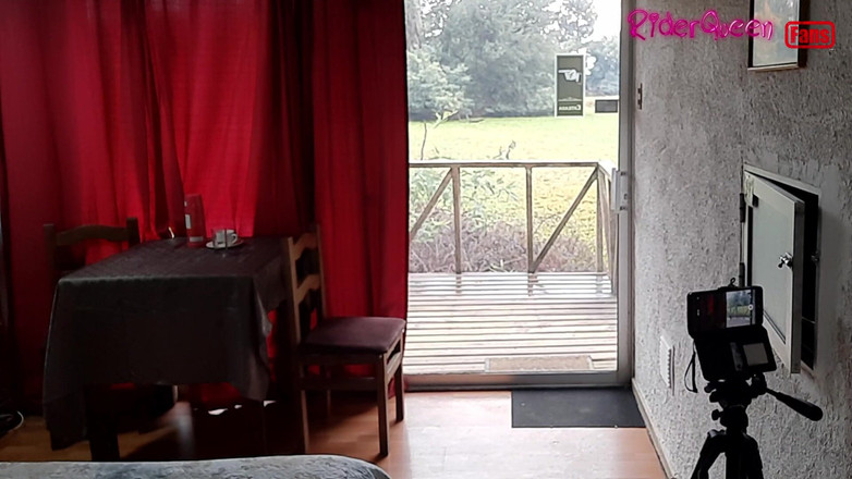 Riderqueen: Latinskoamerická domácí macecha, pouze pro fanoušky zpomalených záběrů.