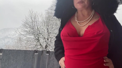 The HuCow: Come on. I show you my nipples outside