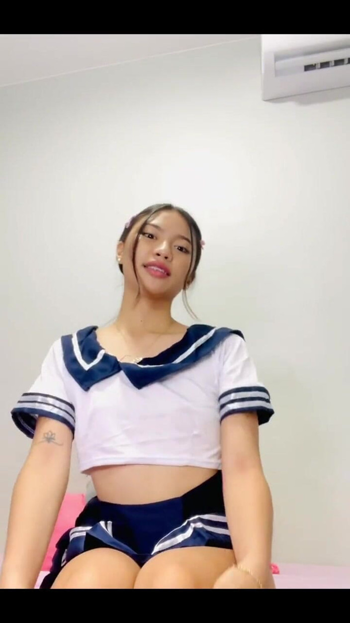 Cherrryblisss: Twist of Brat Girl