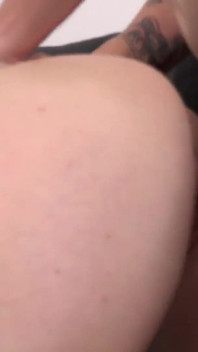 Bibitjudysxxx - tante seksi rambut cokelat nicole blake menggoda cowok culun komputer