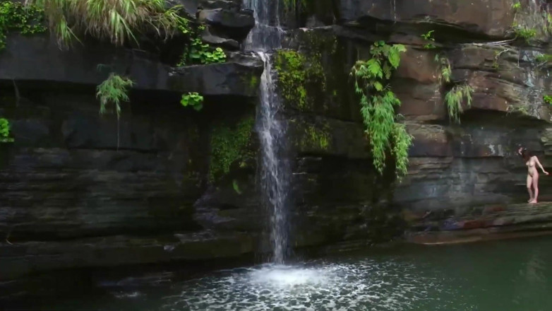Strix: ジュリア - 太陽、空、海の女神