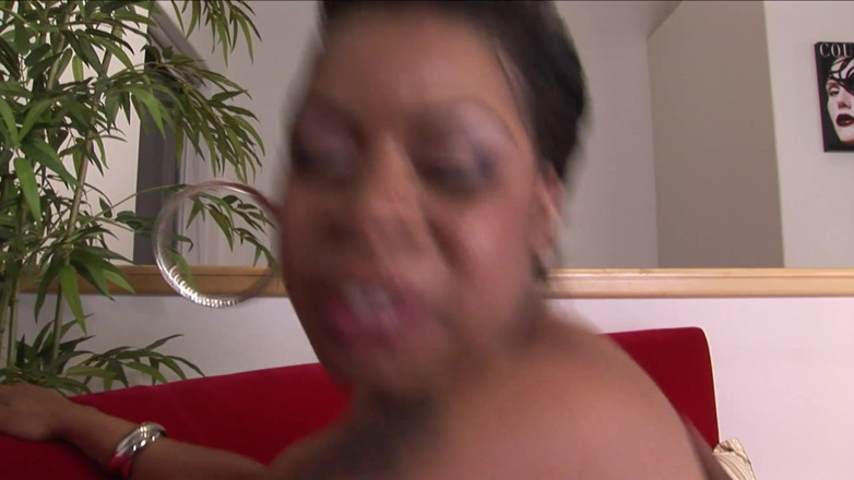 Just Great Ass: Puta negra con gran culo grita por placer