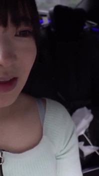 Gadis imut dengan tubuh bahenol dan toket besar ini dientot habis-habisan sama pacarnya!