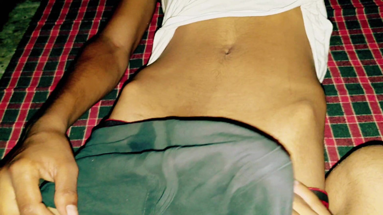 Damniraj: Une grosse bite énorme joue avec un ami. Top sexy, salut