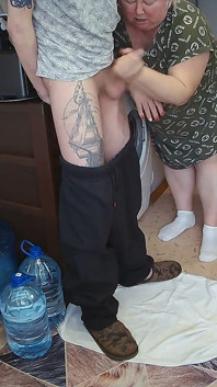 Cum in Mother-in-law's Mouth After Jerking off and Deep Blowjob