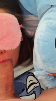 Bangunkan adik tiri saya dengan mengongkeknya di pajamas stitch itu