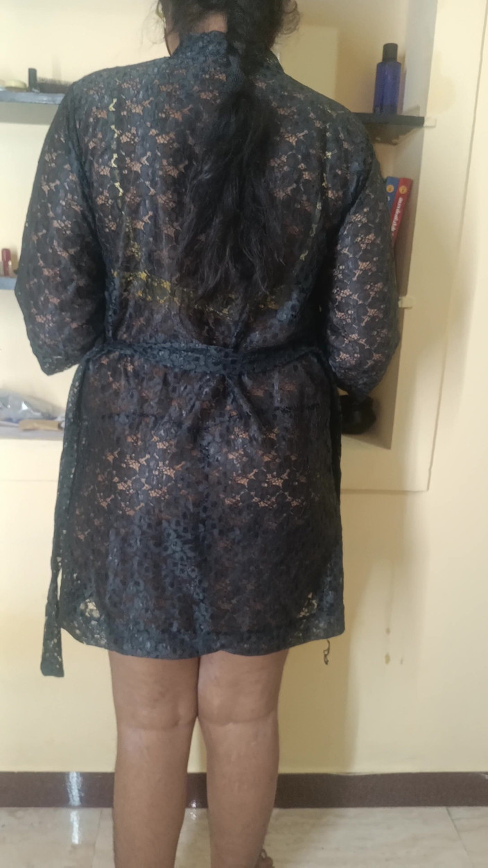 Inba: Rochie transparentă de culoare neagră