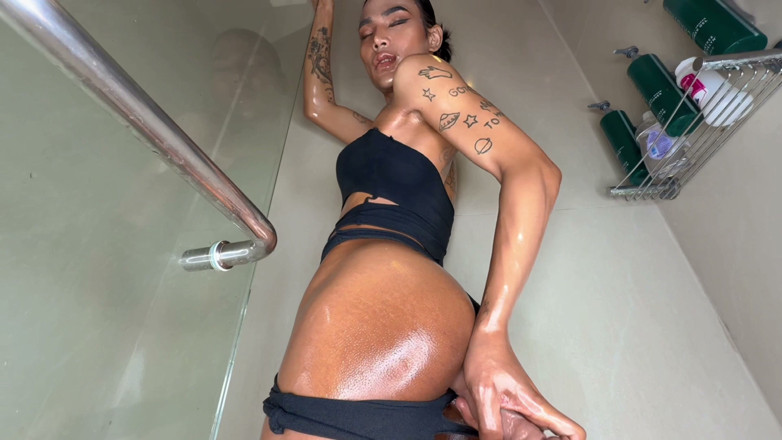 LadyboyLadyboy: Ladyboy Lucky Hot Slut Look Flat Chest Uncut Dick