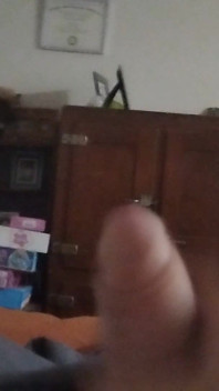 2-17-2026 - spermă împușcată pe stomacul meu