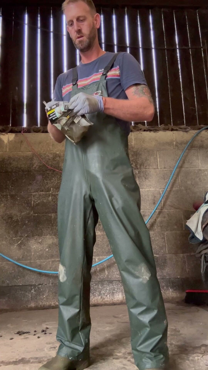 Farmer Sam: Farmář honí špinavé pracovní náčiní