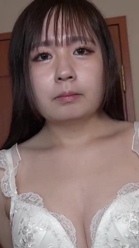 優しく自然に魅力的な美女が特別ボーナスコンテンツ付きで独占デビューを果たす