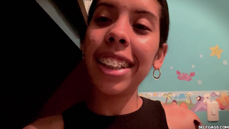 Selfgags femdom bondage: Iubit latino legat și înregistrat: Provocarea cu muie perversă a Dianei