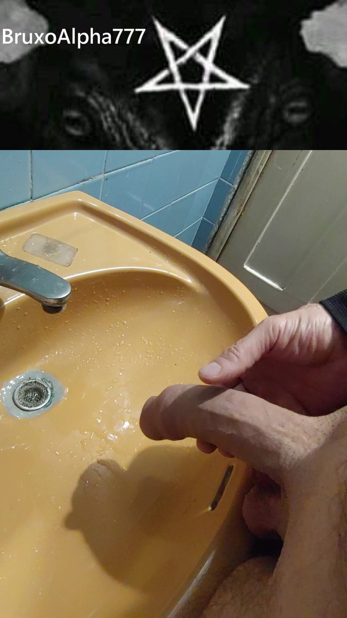 BruxoAlpha777: Mój wielki kutas sikanie