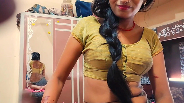 Manoranjan queen: Hot Indian Girlfriend Fucking My Stepdaddy Sharing a Bed Hindi...