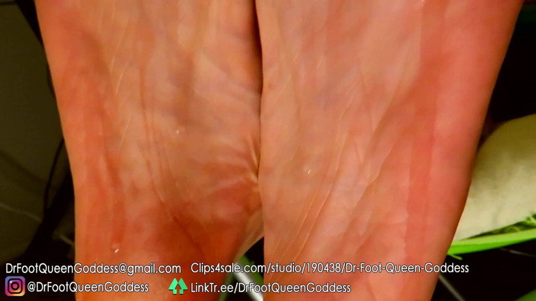 Dr. Foot Queen Goddess: นวดฝ่าเท้าน้ำมันเปียก ตอนที่ 1