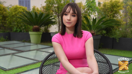 Porno Baguette: Sevimli kız Abby biraz sert seks istiyor!