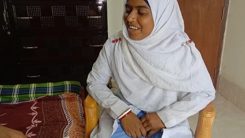 Sabina244: Parte finale stagione bangladeshi studente reparoy top scorer con insegnante...