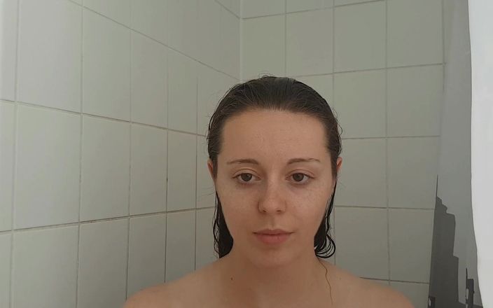 Nadia Foxx: Ateşli ve ıslak duşta seks ile gerçek bakış açısı kız arkadaş...