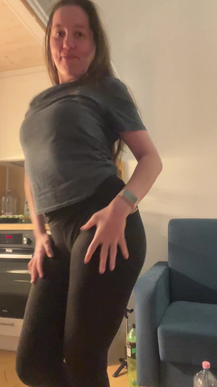 NicoleRay: Îți deschizi fermoarul sexy în colanți