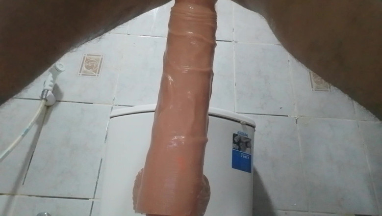 newvan: Cowok ini lagi asik ngentot kontol dan masturbasi anal pakai...