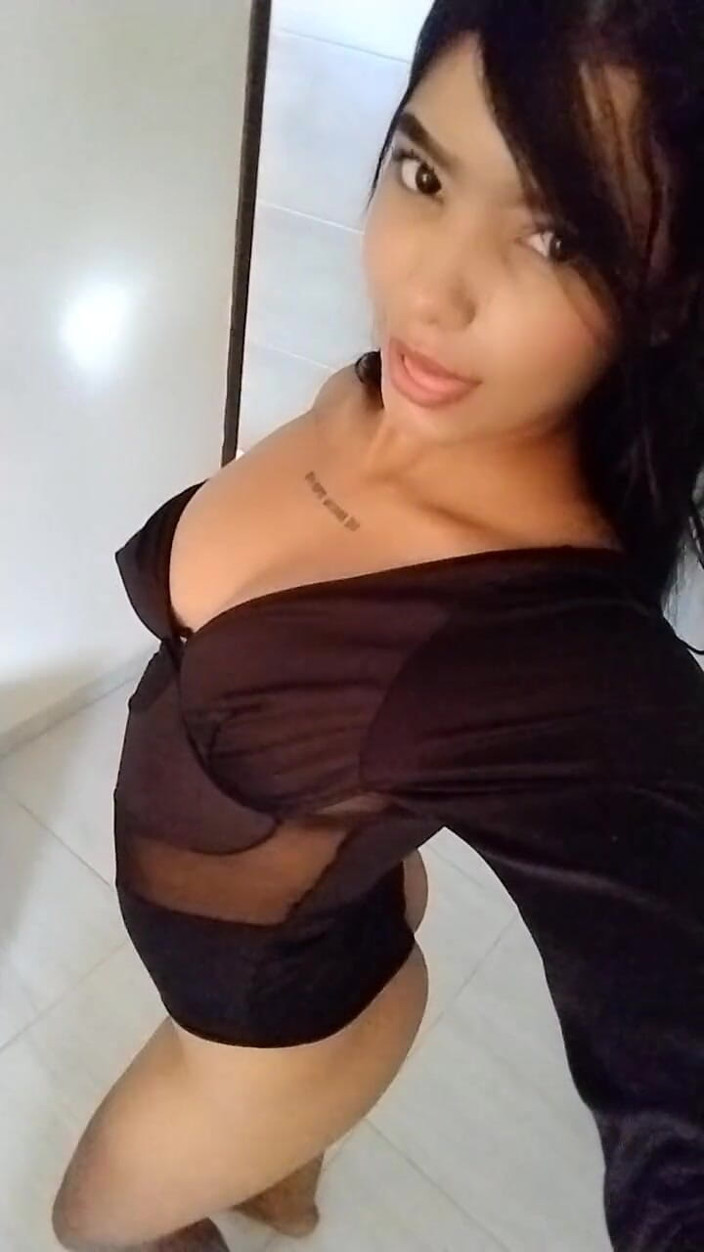 Angela Xoo: Latina Sex Naked Natural Boobs and Masturbation