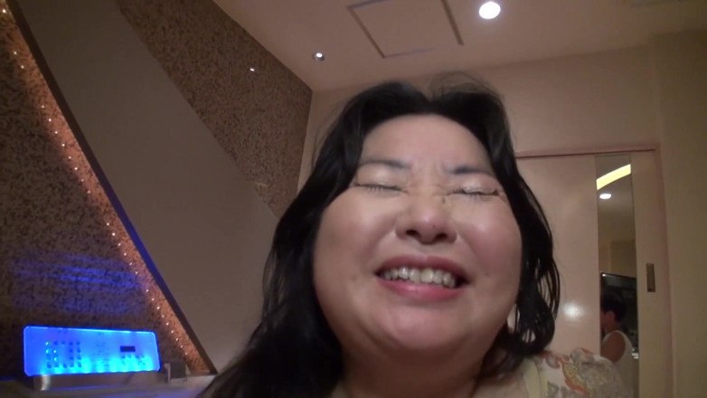 Apolix-JP: Michiko berusia 55 tahun yang saya temui di tapak dating
