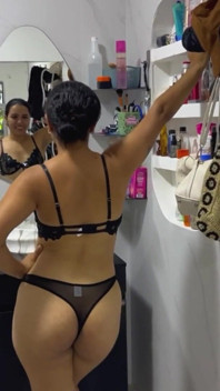 เพื่อนโชว์กระสุนสะสมให้ฉันดู