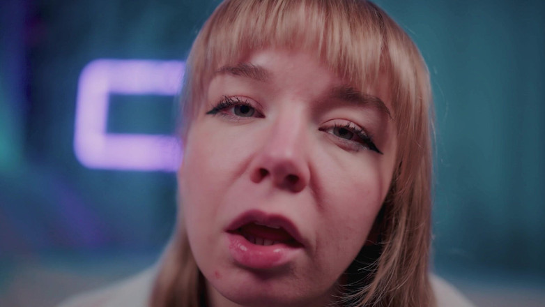 Jolie Lyon: Komşu kadının üvey kızınla ilişkisi