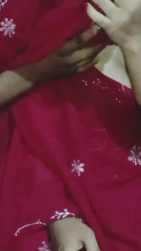Seksi büyük götlü üniversiteli kız büyük yaraklı tasneem ile sikişmek istiyor