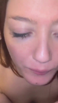 Gebruikt Als Slaaf in De Kelder Met Cathysol