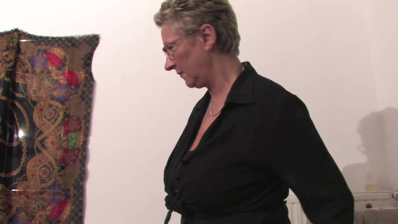 Mature Climax - 100% Mature Videos: Peituda madura puta está cavalgando o pau do cara