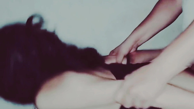 Hot Sis: Bini miang berkongkek dengan kawan suami