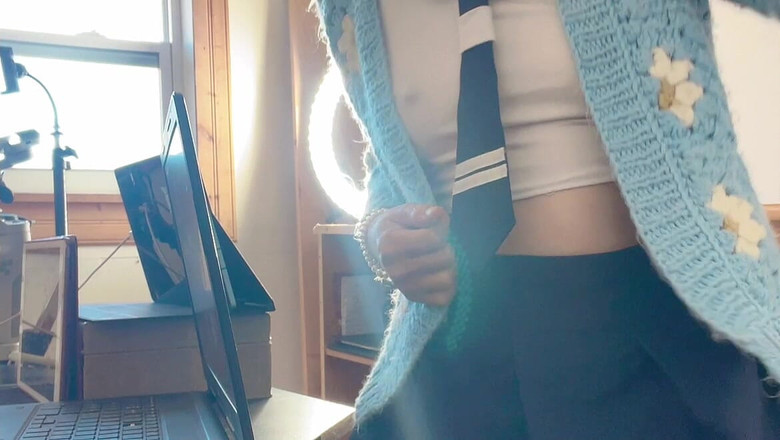 sweethanajapanese: Üniversiteli kız hana chan tarafından amına işiyor ev işi yapıyor...