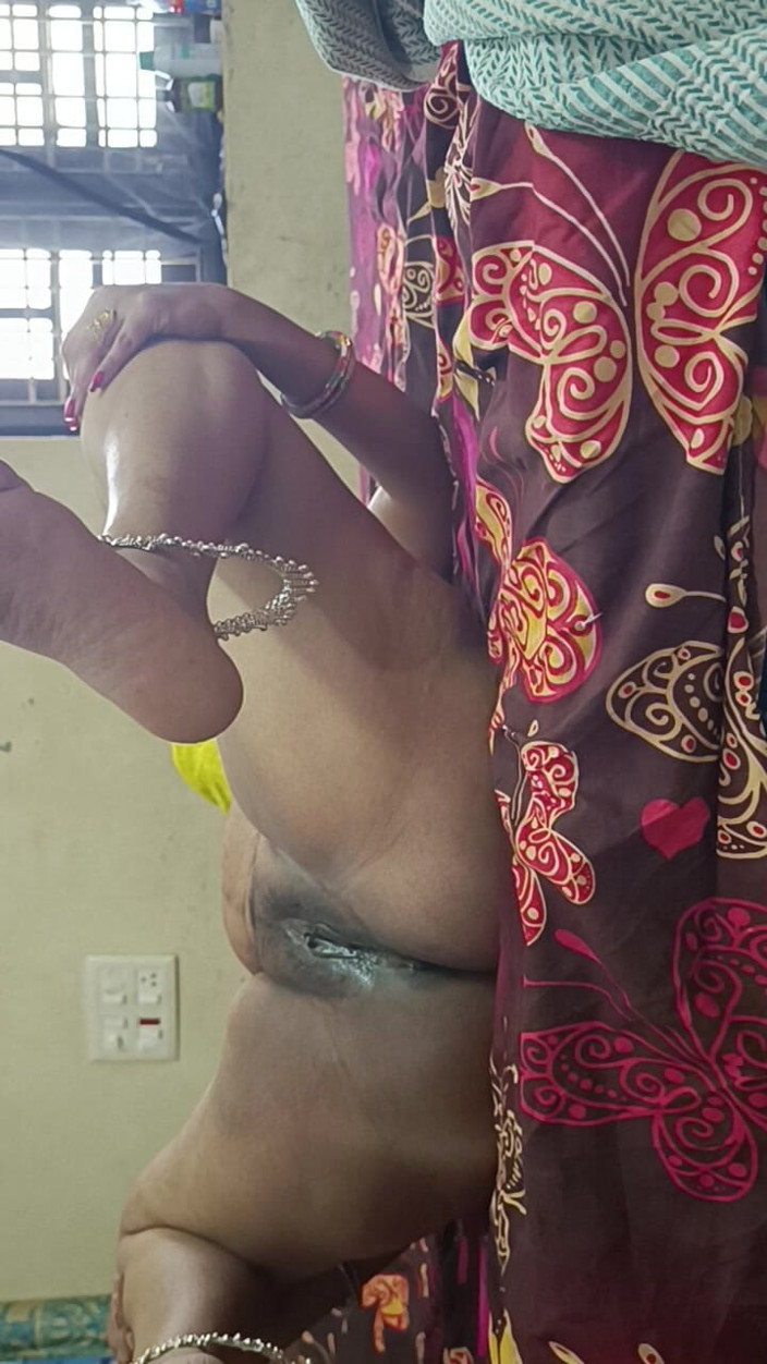 Desigirlsiri: telugu aavaaj ke saath sauteli bahan ke saath sanbandh kathin...