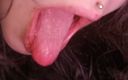 Inked Devil Xxx: Tiener +18m grote lippen en tieten beweegt tong net als een...