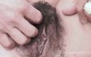 Sextermedia by Pete: बालों वाली नानी चूत को एकल सेक्स उंगली चुदाई मिलती है