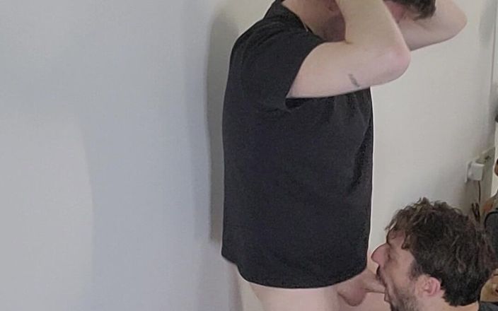 Twotwinkhusbands: Британський хлопець загладьте власну дупу