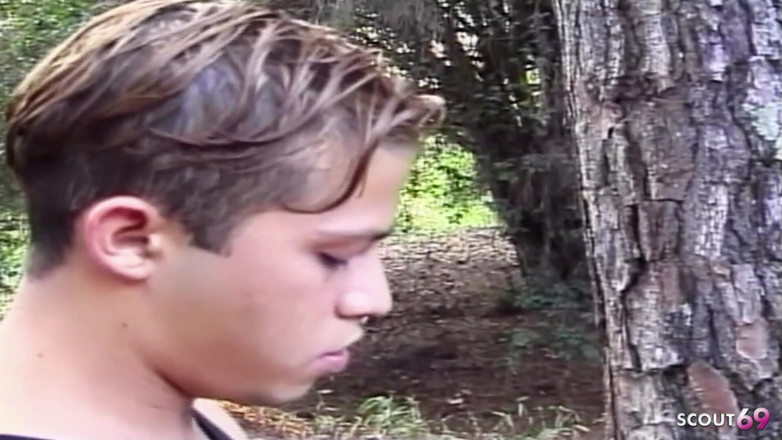 Shemale TS Collection: La trans bionda dà ai ragazzi lecca il culo e...