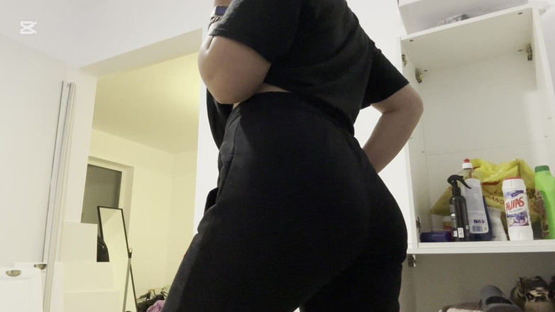 NipsAndStrips: Scoreggia alla mia nuova affitto