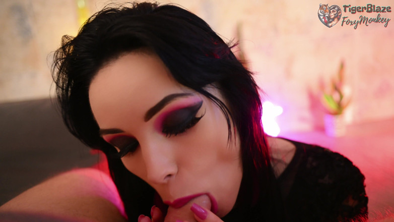 TigerBlazeFoxyMonkey: In De Avondmake-up Gaf Mijn Vrouw Me Een