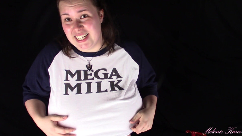 Melonie Kares: Kemeja Mega Milk dan Bra remaja