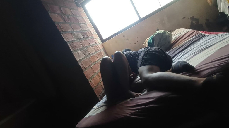 E-Alfa: Ela se deixa quando eu quero comer sua vagina